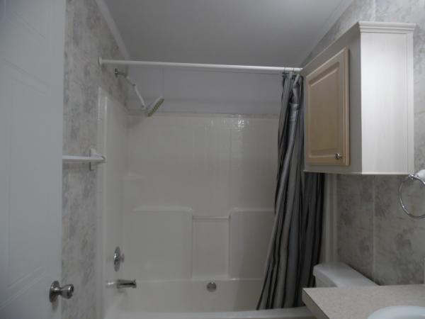 2005 Homes of Merit T17205 Mobile Home