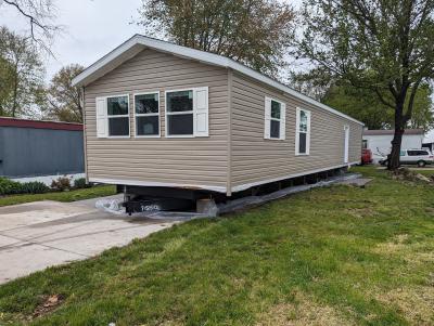 Photo 2 of 24 of home located at 72 Loraine Drive Galesburg, IL 61401