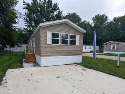 Photo 4 of 24 of home located at 72 Loraine Drive Galesburg, IL 61401