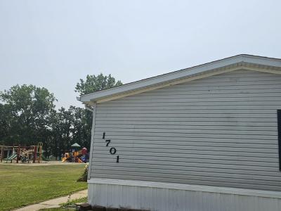 Photo 3 of 4 of home located at 1701 Pinecroft Monroe, MI 48161