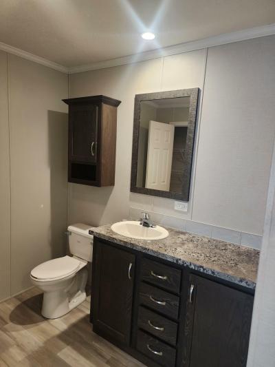 Photo 4 of 28 of home located at 1000 Chateau Monroe, MI 48161