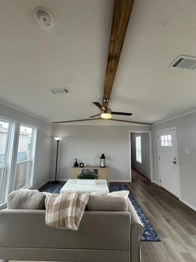 Photo 3 of 24 of home located at 107 Piper Path Pearland, TX 77581