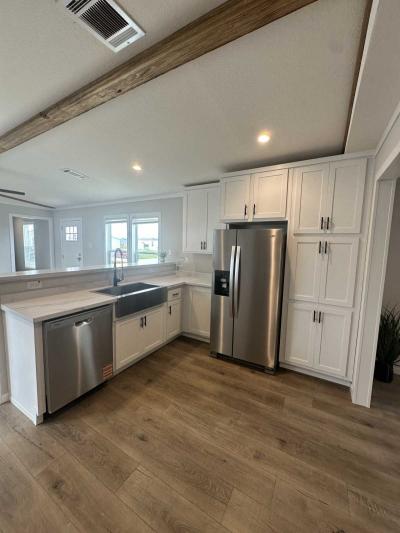 Photo 5 of 24 of home located at 107 Piper Path Pearland, TX 77581