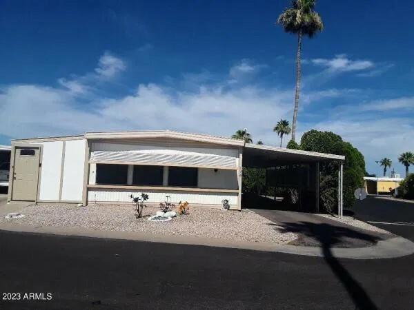 Photo 1 of 2 of home located at 10701 N. 99th Ave. Lot 176 Peoria, AZ 85345