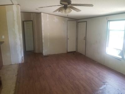 Photo 2 of 10 of home located at 2362 Enochs Knob Rd New Haven, MO 63068