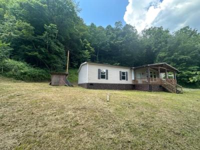 Photo 2 of 21 of home located at 17 Ambrosia Lane Iaeger, WV 24844