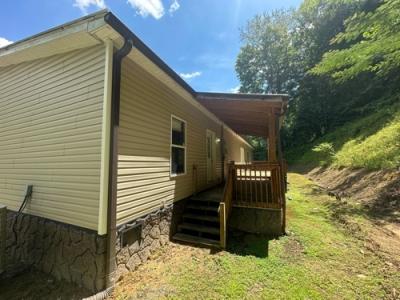 Photo 3 of 21 of home located at 17 Ambrosia Lane Iaeger, WV 24844