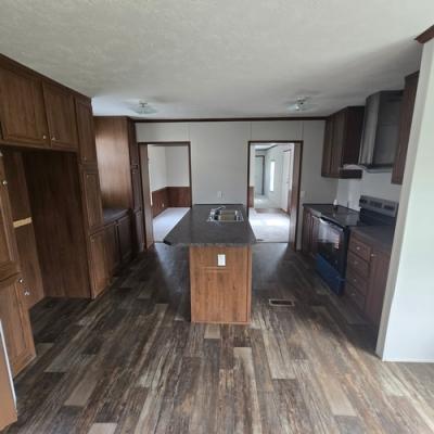 Photo 5 of 16 of home located at 2310 Hwy 71 Marianna, FL 32448