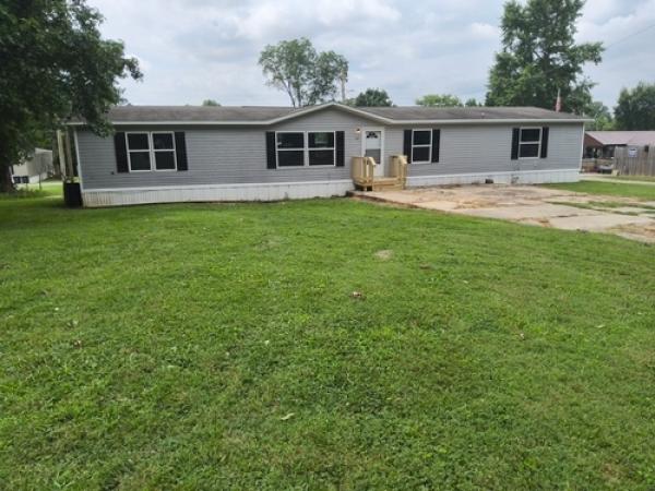 Photo 1 of 2 of home located at 531 Cemetery Rd. Grayville, IL 62844