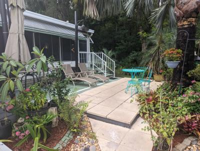 Photo 3 of 21 of home located at 576 Tulip Circle E Auburndale, FL 33823