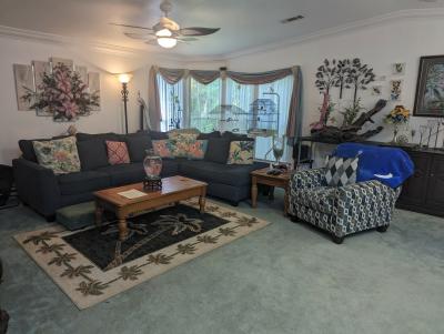 Photo 5 of 21 of home located at 576 Tulip Circle E Auburndale, FL 33823