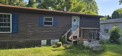 Photo 3 of 21 of home located at 16430 Park Lake Dr. #237 East Lansing, MI 48823