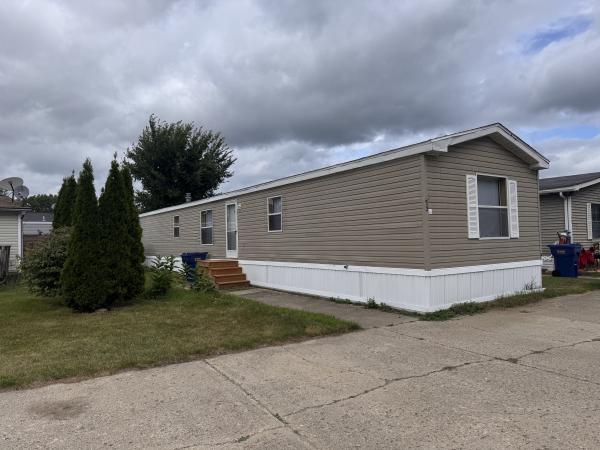1995 Commodore Mobile Home