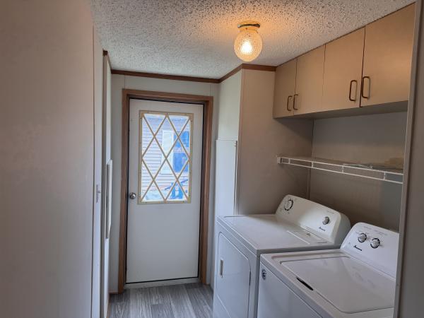 1995 Commodore Mobile Home