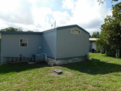 Photo 4 of 34 of home located at 3809 Collingwood Lane Zephyrhills, FL 33541
