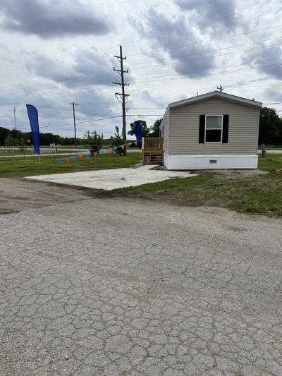 Mobile Home at 118 Park Estate Ave. Pontiac, IL 61764
