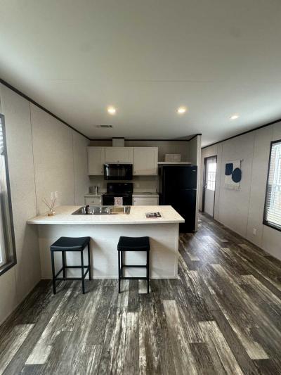Photo 4 of 14 of home located at 167 Piper Path Pearland, TX 77581