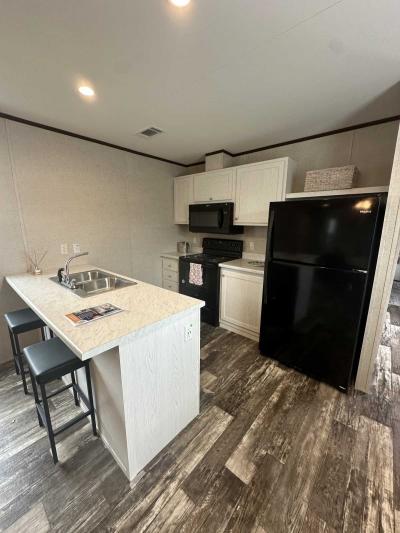Photo 5 of 14 of home located at 167 Piper Path Pearland, TX 77581