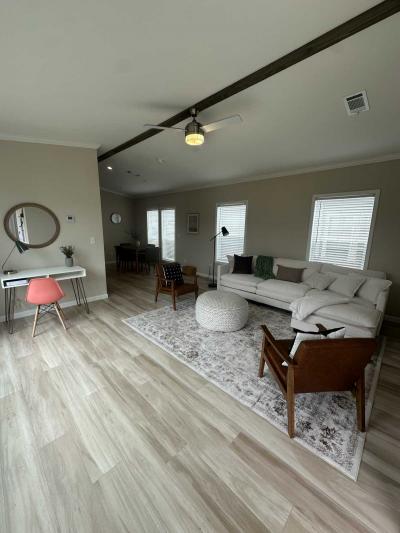 Photo 2 of 17 of home located at 128 Lear Lane Pearland, TX 77581