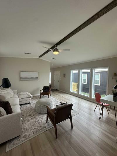 Photo 3 of 17 of home located at 128 Lear Lane Pearland, TX 77581
