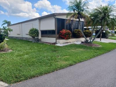 Photo 4 of 49 of home located at 5700 Bayshore Rd. #219 Palmetto, FL 34221