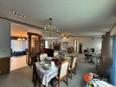 Photo 6 of 29 of home located at 2205 Us Hwy 441 Leesburg, FL 34748