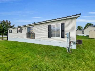 Photo 3 of 30 of home located at 8265 Feather Hollow Fenton, MI 48430