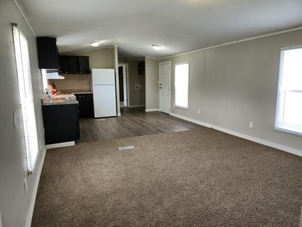 2000 Holly Park mobile Home