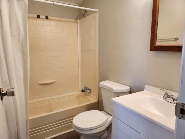 2000 Holly Park mobile Home