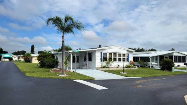 Photo 1 of 2 of home located at 12 Navel Circle Winter Haven, FL 33884