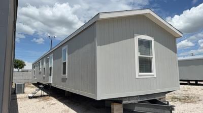 Mobile Home at 1999 N Ih-35 New Braunfels, TX 78130