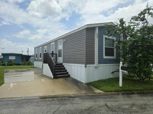 Photo 1 of 2 of home located at 4000 24th St N Unit 309 Saint Petersburg, FL 33714
