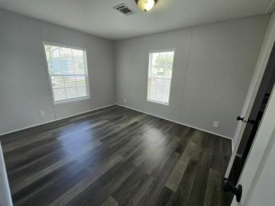 Photo 4 of 5 of home located at 1234 Reynolds Road, #159 Lakeland, FL 33801