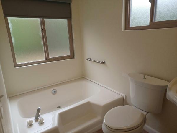 1981 Roberts RH4441 Manufactured Home