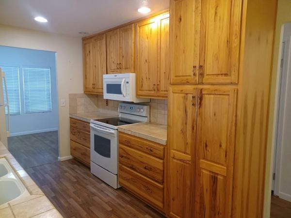 1981 Roberts RH4441 Manufactured Home