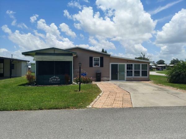 Photo 1 of 2 of home located at 18 Key West Drive Leesburg, FL 34788