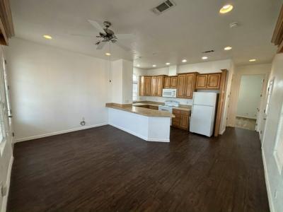 Photo 4 of 20 of home located at 2401 W. Southern Ave. #404 Tempe, AZ 85282