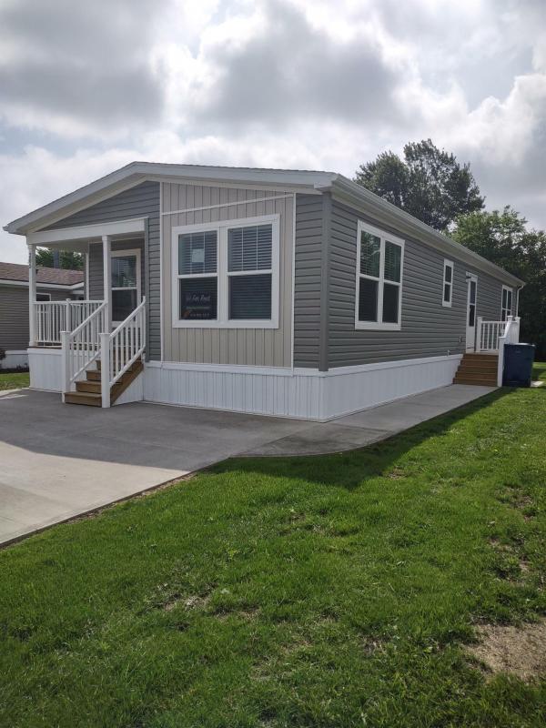 Photo 1 of 2 of home located at 205 E Shoreway Dr Sandusky, OH 44870