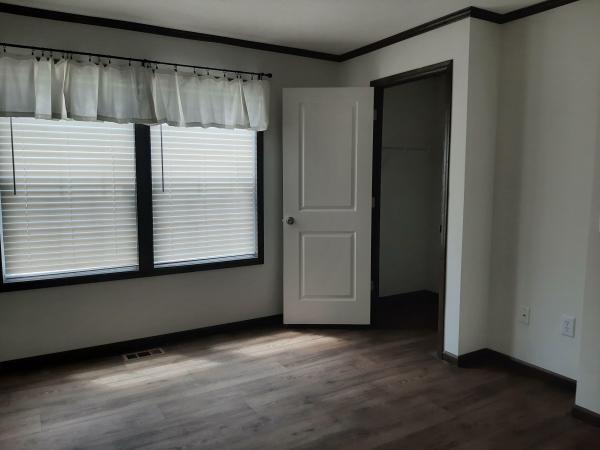 2025 Colony 550EC9999M  Home