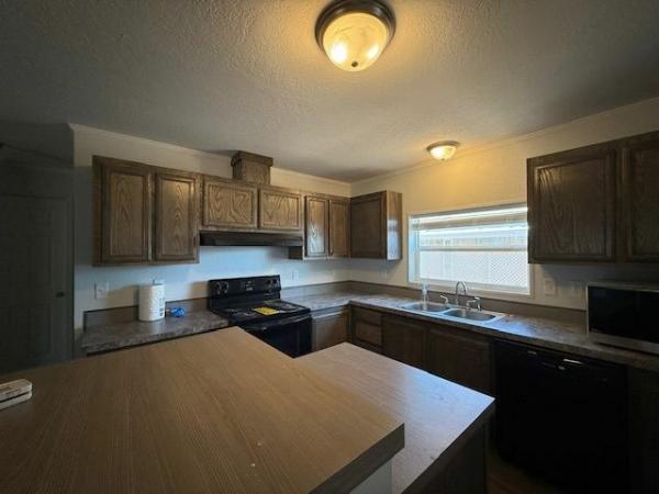 2023 650EM28443A Mobile Home