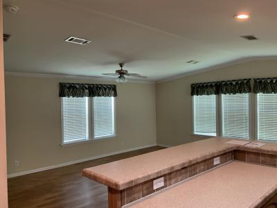 Photo 4 of 12 of home located at 15431 Lakeshore Villa Drive Tampa, FL 33613