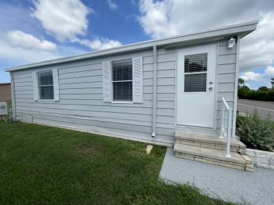 Photo 5 of 12 of home located at 1038 46th Ave E Bradenton, FL 34203