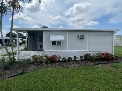 Photo 3 of 12 of home located at 1038 46th Ave E Bradenton, FL 34203