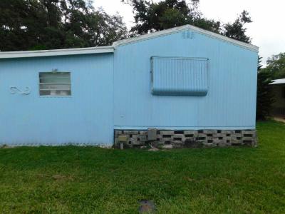 Photo 5 of 36 of home located at 3801 Oakcrest Lane Zephyrhills, FL 33541