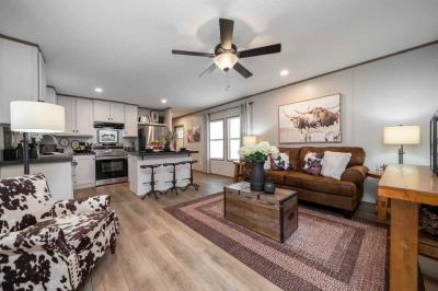 Photo 2 of 6 of home located at 6121 Collins Rd., #125 Jacksonville, FL 32244