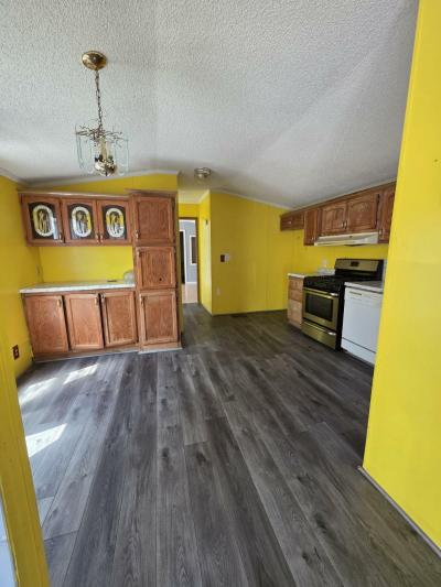 Photo 4 of 11 of home located at 523 Butternut Dr. #177 Holland, MI 49424