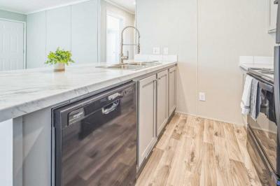 Photo 5 of 30 of home located at 101 Dubbs Avenue #31 West Columbia, SC 29169