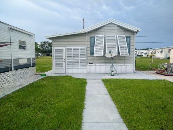 Photo 1 of 2 of home located at 11 Skipjack Drive Sarasota, FL 34233
