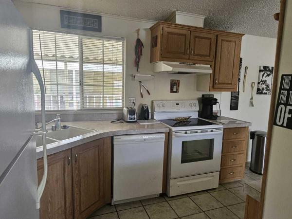1994 Fleetwood  Mobile Home
