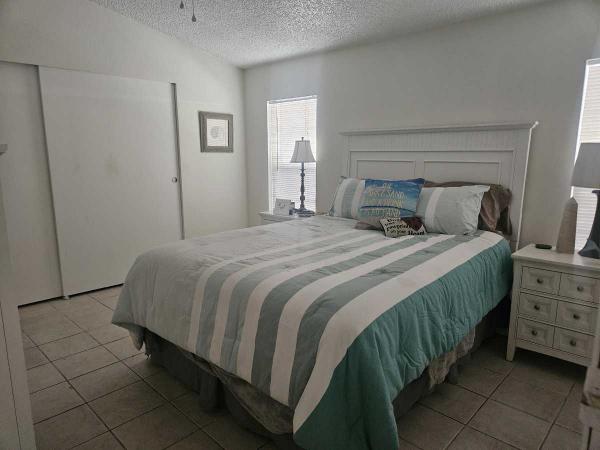 1994 Fleetwood  Mobile Home